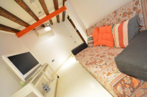  BIENNALE EASY aircond, 2pax wifi,courtyard  Венеция